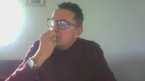 Snapshot of ulmeni4 chatting on December 25, 10:06 am ulmeni4 online show from December 25, 10:06 am