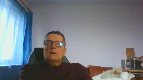 Snapshot of ulmeni4 chatting on December 7, 10:34 am ulmeni4 online show from December 7, 10:34 am