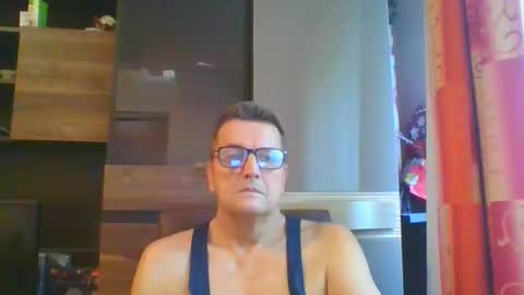 Snapshot of ulmeni4 chatting on December 17, 7:40 am ulmeni4 online show from December 17, 7:40 am