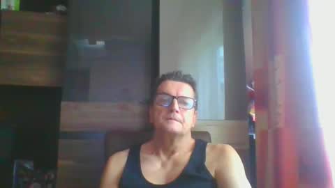 Snapshot of ulmeni4 chatting on January 9, 6:59 am ulmeni4 online show from January 9, 6:59 am