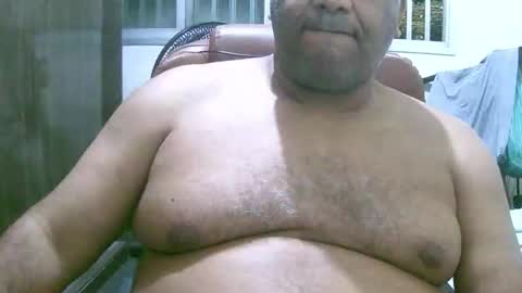 Snapshot of ulmo_br chatting on September 10, 12:09 am ulmo_br online show from September 10, 12:09 am