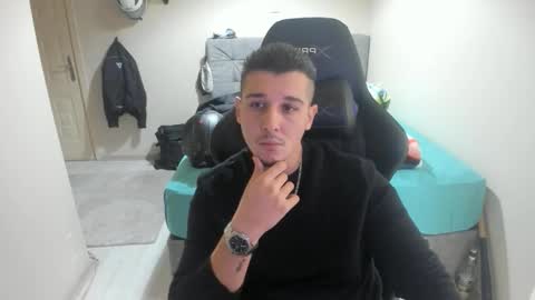 Snapshot of ulxer chatting on October 15, 6:04 pm hi im mike tyson - online show from October 15, 6:04 pm