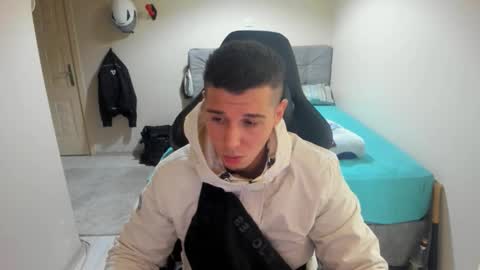 Snapshot of ulxer chatting on October 8, 8:46 pm hi im mike tyson - online show from October 8, 8:46 pm