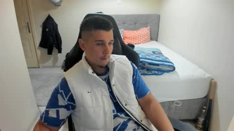 Snapshot of ulxer chatting on September 28, 7:56 pm hi im mike tyson - online show from September 28, 7:56 pm