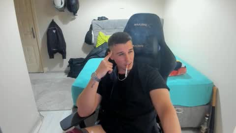 Snapshot of ulxer chatting on October 4, 8:24 pm hi im mike tyson - online show from October 4, 8:24 pm