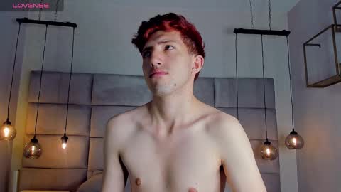 Un Slutty online show from December 18, 11:13 am