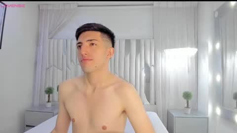 Un Slutty online show from March 8, 11:11 am