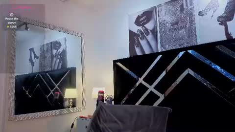un_sluttyy online show from June 12, 7:22 pm