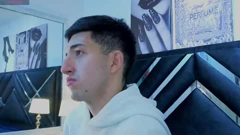 un_sluttyy online show from April 28, 11:26 am