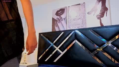 un_sluttyy online show from April 24, 12:40 pm