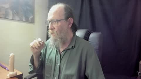 Uncle Hottie online show from April 4, 6:16 pm