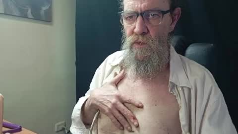 Uncle Hottie online show from April 2, 5:32 pm