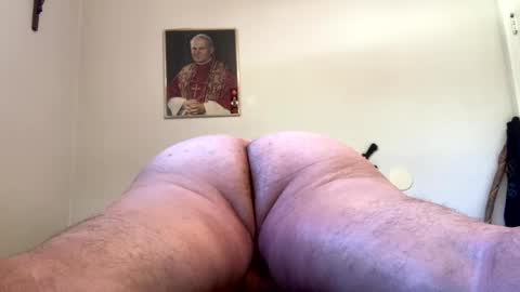 Snapshot of uncledenny1 chatting on October 1, 2:32 pm Hairy Sally online show from October 1, 2:32 pm