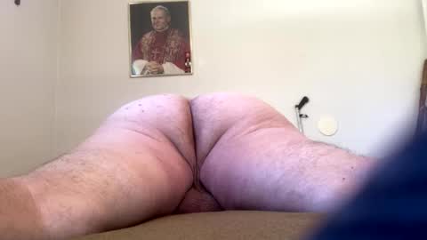 Hairy Sally online show from October 26, 4:31 pm