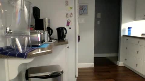 Buzz Bigcock online show from December 17, 8:32 pm