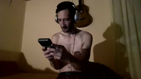 Snapshot of underguy19 chatting on October 8, 9:30 pm underguy19 online show from October 8, 9:30 pm