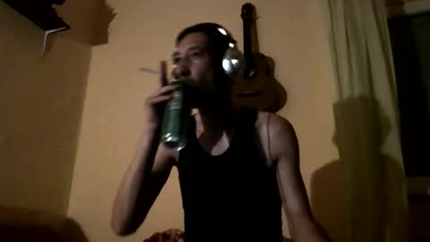 Snapshot of underguy19 chatting on October 18, 8:58 pm underguy19 online show from October 18, 8:58 pm