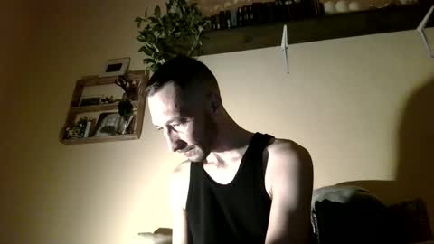 Snapshot of underguy19 chatting on October 23, 9:29 pm underguy19 online show from October 23, 9:29 pm