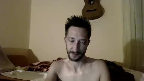 Snapshot of underguy19 chatting on October 13, 9:32 pm underguy19 online show from October 13, 9:32 pm