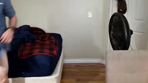 sexy leonardo online show from April 3, 9:06 am