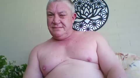 Snapshot of untameddesire69 chatting on February 19, 2:33 am THICK hard online show from February 19, 2:33 am