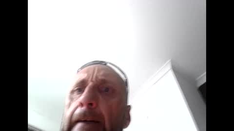 uplatenhorny2379 online show from November 23, 10:43 pm