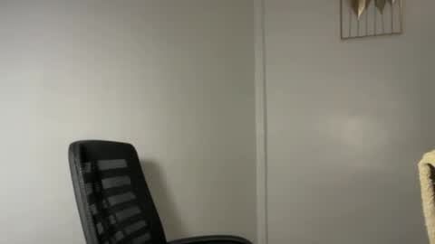 Snapshot of ur_fuckerbttm chatting on October 7, 11:42 pm ur_fuckerbttm online show from October 7, 11:42 pm
