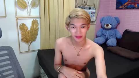 urasian_john20 online show from April 27, 1:51 pm