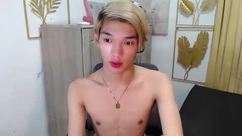 urasian_john20 online show from June 7, 2:24 pm