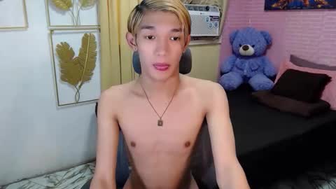 urasian_john20 online show from May 17, 4:31 am