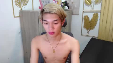 urasian_john20 online show from June 8, 4:13 am