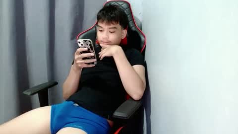 Snapshot of urasian_kentoyxx77 chatting on October 21, 12:25 am Kentoy online show from October 21, 12:25 am