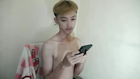 urasian_ladyboyxxx online show from May 11, 4:15 pm