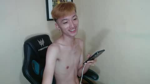 urasian_ladyboyxxx online show from April 25, 2:14 pm