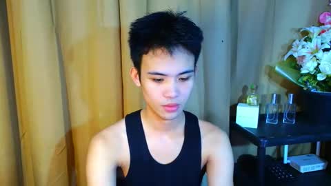 Snapshot of urasiancumboix2 chatting on October 19, 3:59 pm urasiancumboix2 online show from October 19, 3:59 pm