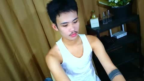 Snapshot of urasiancumboix2 chatting on October 15, 3:19 pm urasiancumboix2 online show from October 15, 3:19 pm