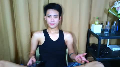 Snapshot of urasiancumboix2 chatting on October 25, 5:20 am urasiancumboix2 online show from October 25, 5:20 am