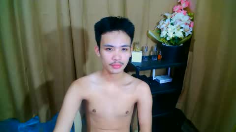 Snapshot of urasiancumboix2 chatting on October 12, 8:47 pm urasiancumboix2 online show from October 12, 8:47 pm