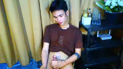 Snapshot of urasiancumboix2 chatting on October 23, 2:37 am urasiancumboix2 online show from October 23, 2:37 am