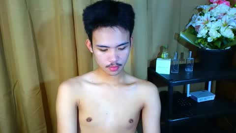 Snapshot of urasiancumboix2 chatting on October 16, 3:42 pm urasiancumboix2 online show from October 16, 3:42 pm