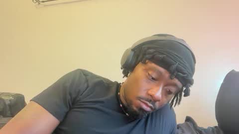 Snapshot of urbandick5 chatting on October 15, 9:33 pm urbandick5 online show from October 15, 9:33 pm