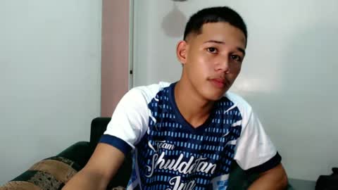 urdreamboy_clarin online show from June 22, 4:30 am