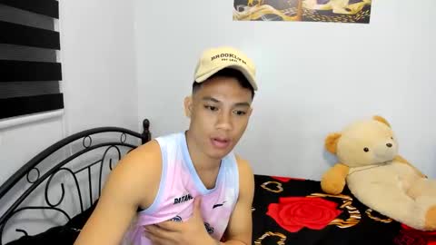 urfucker_vinz online show from April 22, 2:00 pm