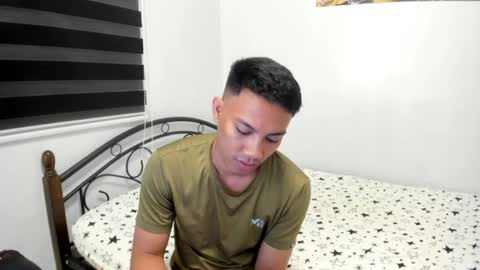 urfucker_vinz online show from June 24, 4:21 pm