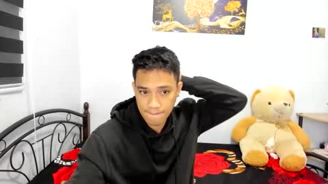 urfucker_vinz online show from April 12, 1:23 pm