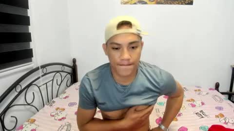 urfucker_vinz online show from June 18, 4:23 pm