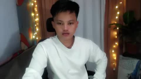 Snapshot of urhot_fucker13 chatting on October 18, 1:10 am JUST CALL MY NAME jayrus online show from October 18, 1:10 am