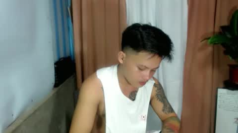 Snapshot of urhot_fucker13 chatting on October 13, 12:22 pm JUST CALL MY NAME jayrus online show from October 13, 12:22 pm