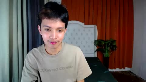 urhot_johny online show from April 16, 6:35 am