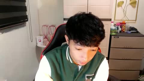 Ethan online show from April 29, 3:27 pm